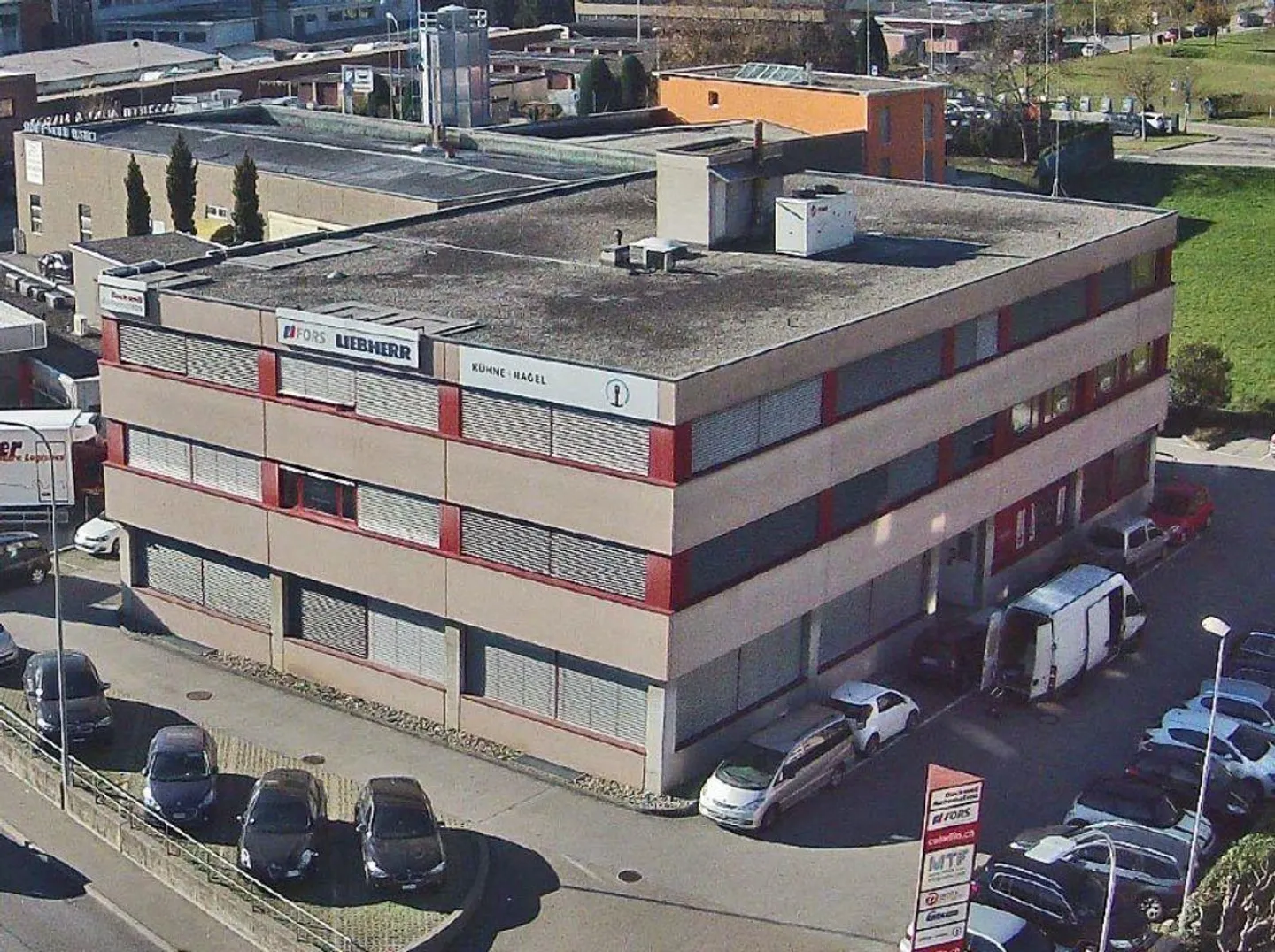 Spazio multifunzionale in posizione strategica - Foto 2 di 2