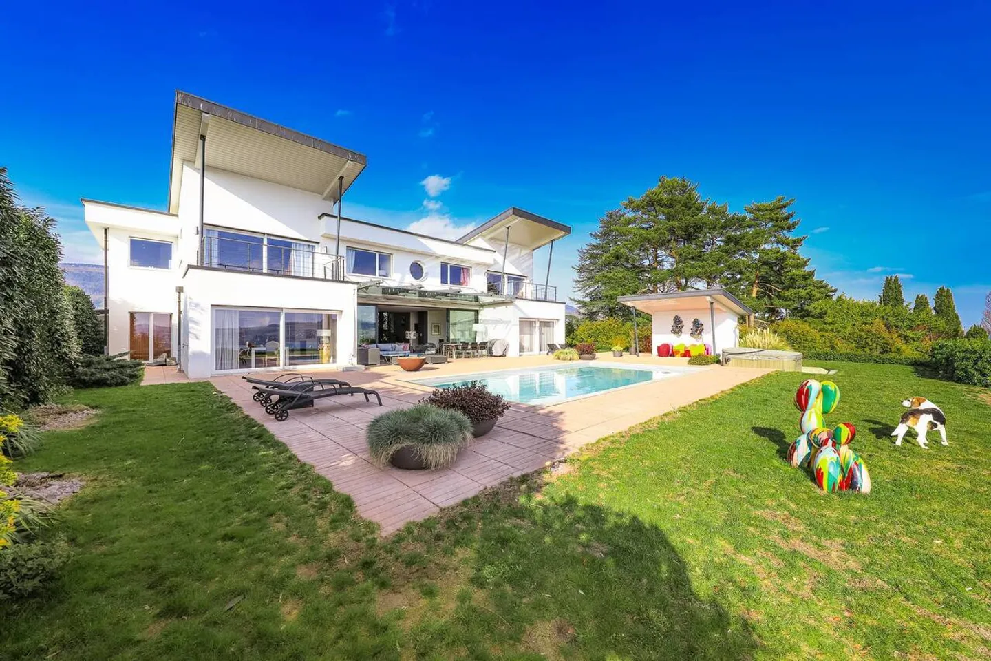 Casa contemporanea con piscina e vista panoramica sulle Alpi e sul lago - Foto 12 di 13