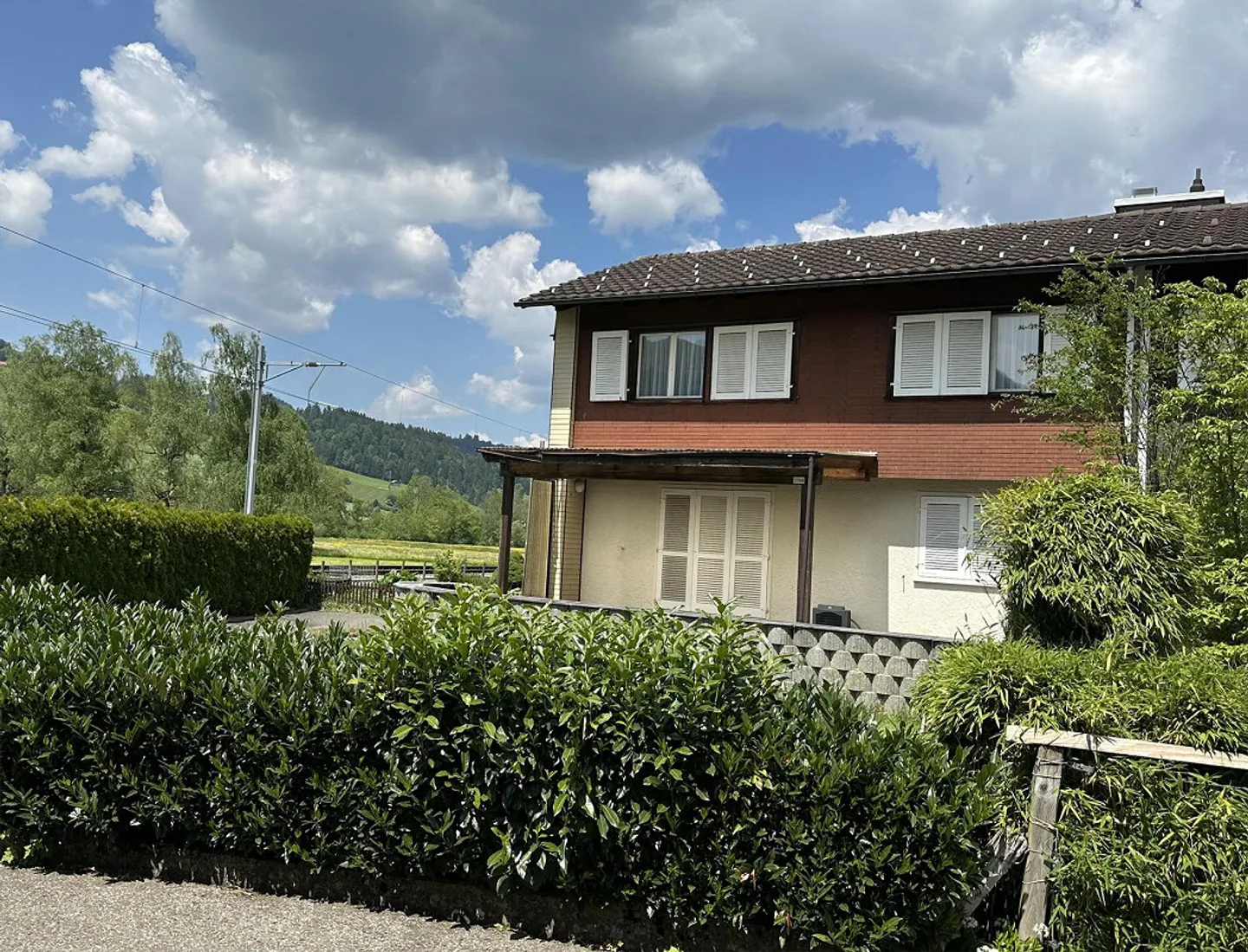 Sezione di casa ristrutturata con giardino grande di 3 stanze - Foto 1 di 1