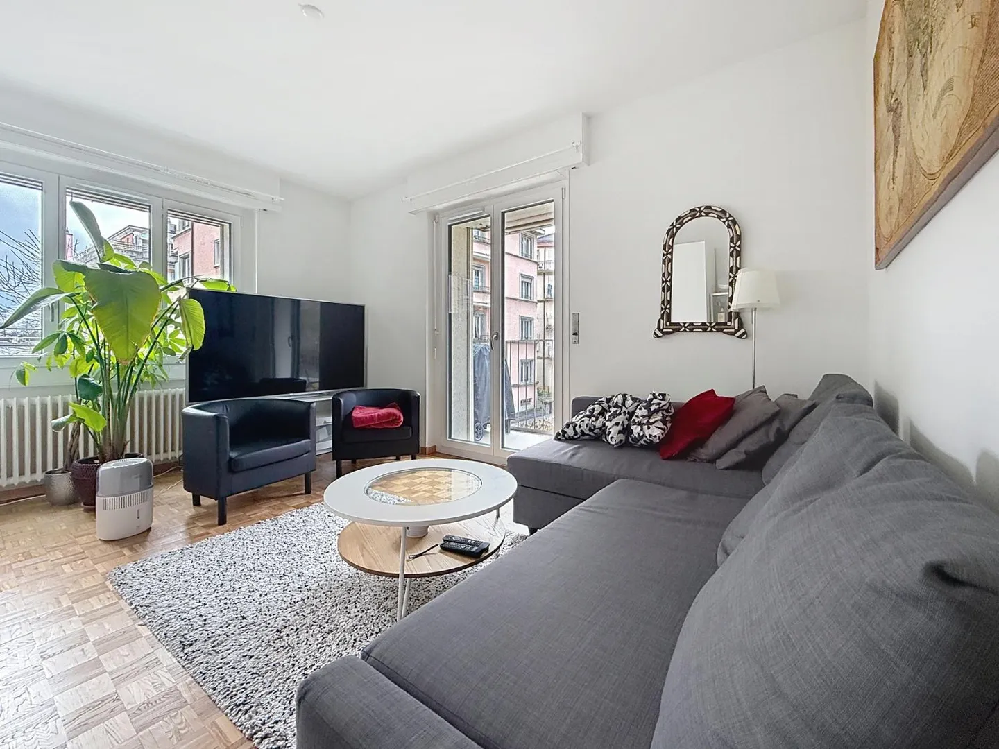 2.5 Room Apartment - Photo 2 of 11