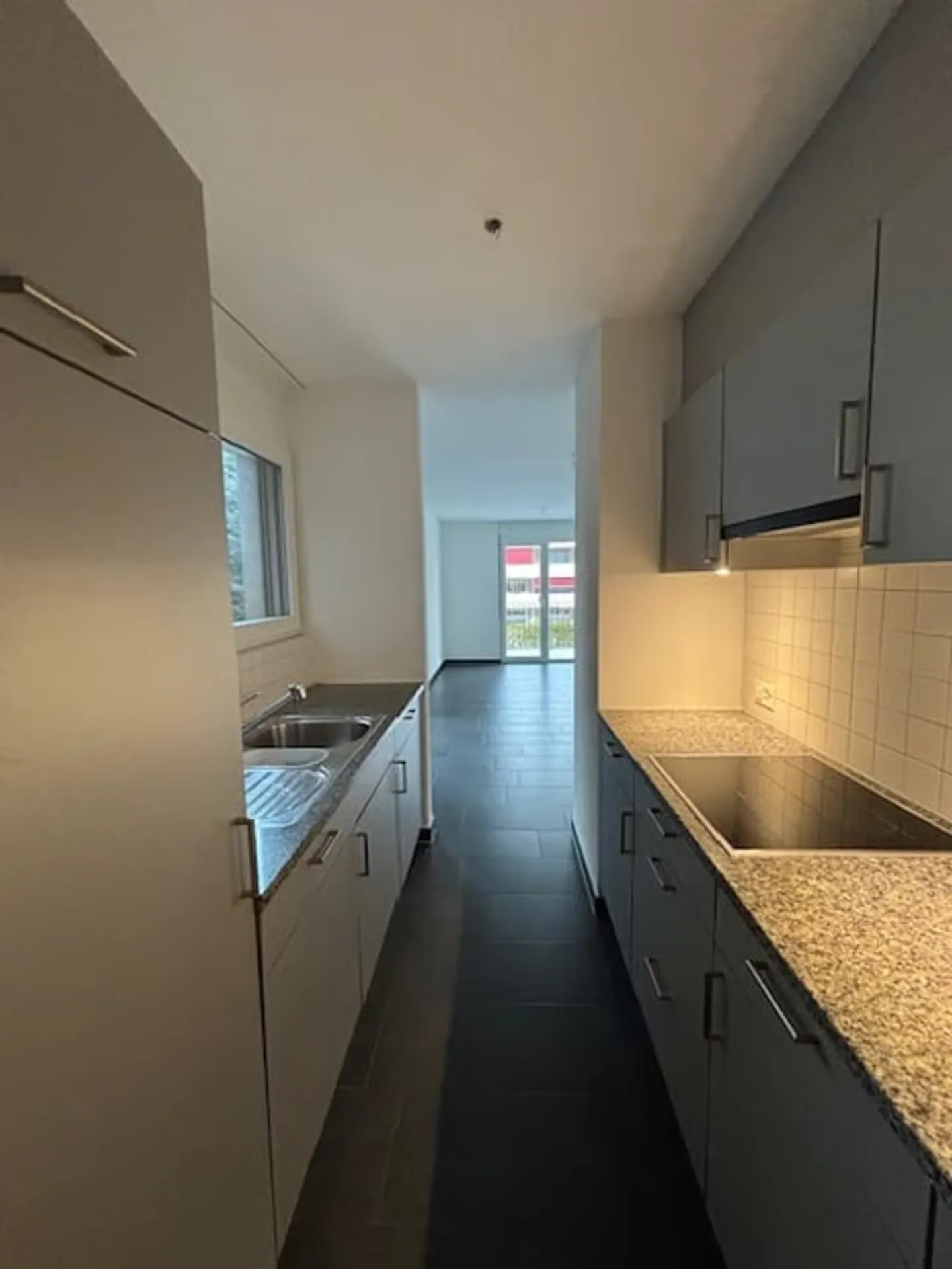 CADENAZZO - APPARTEMENT DE 2,5 PIÈCES À LOUER - Photo 1 sur 8