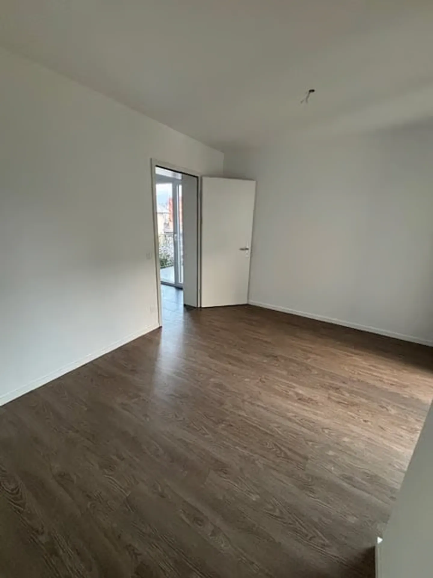 CADENAZZO - APPARTEMENT DE 2,5 PIÈCES À LOUER - Photo 4 sur 8