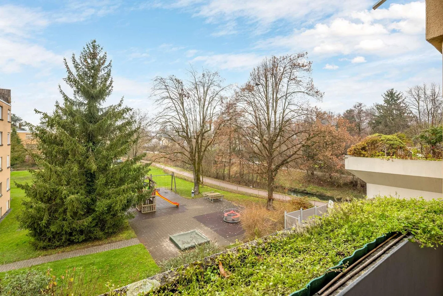 Realize Your Living Ideas: 3.5-Room Apartment with Expansion Potential in Dübendorf - Photo 6 of 13