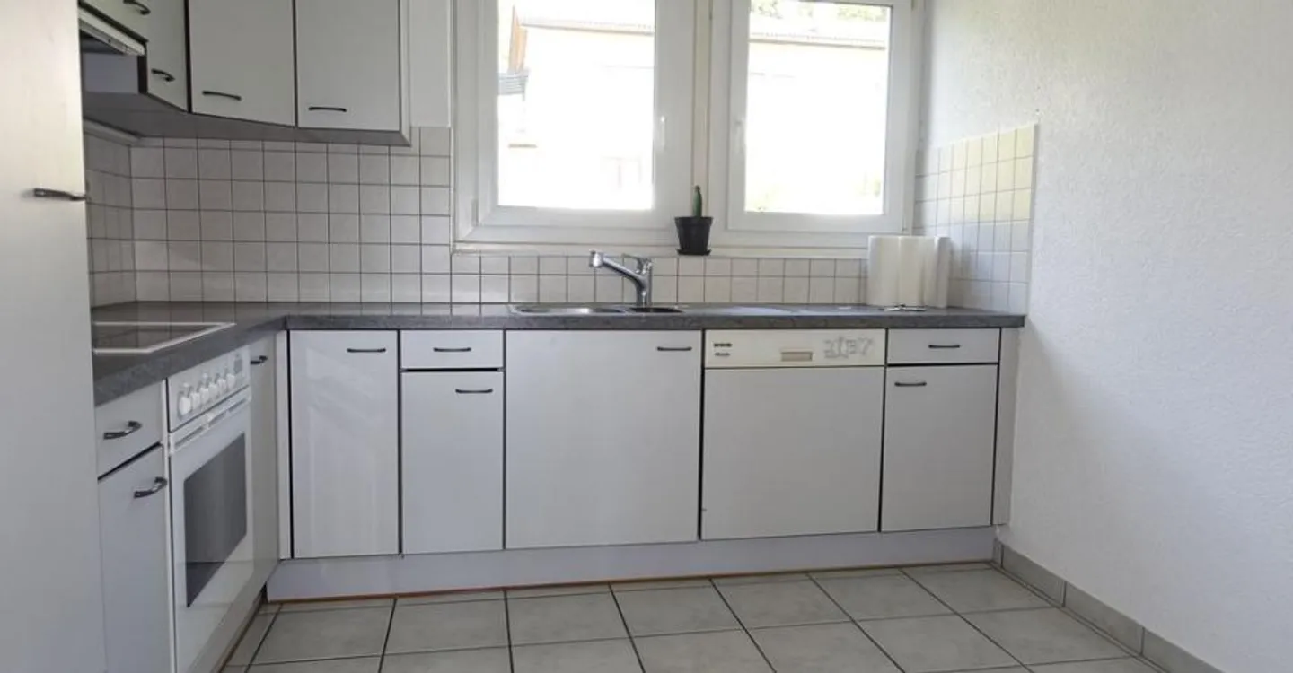 Tramelan - 3,5-Zimmer-Wohnung mit Balkon und Garage - Foto 1 von 8