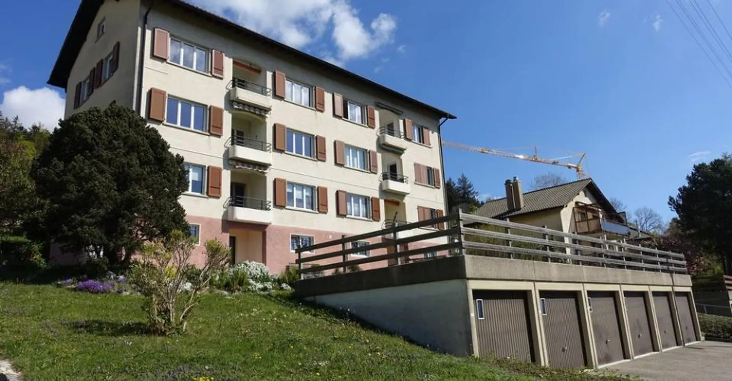 Tramelan - 3,5-Zimmer-Wohnung mit Balkon und Garage - Foto 8 von 8