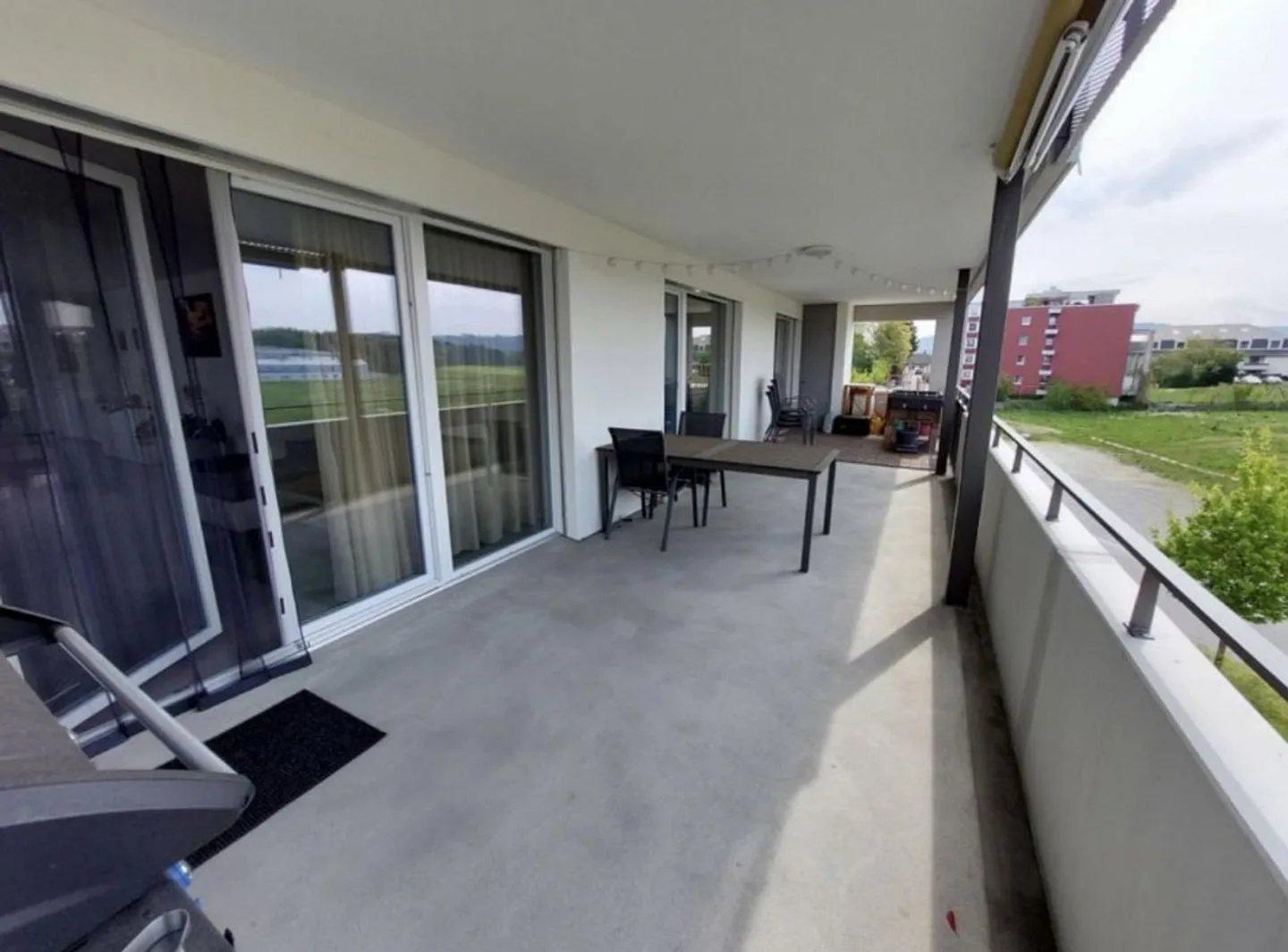 Beautiful 4.5 Room Apartment with Large Balcony - Photo 4 of 10