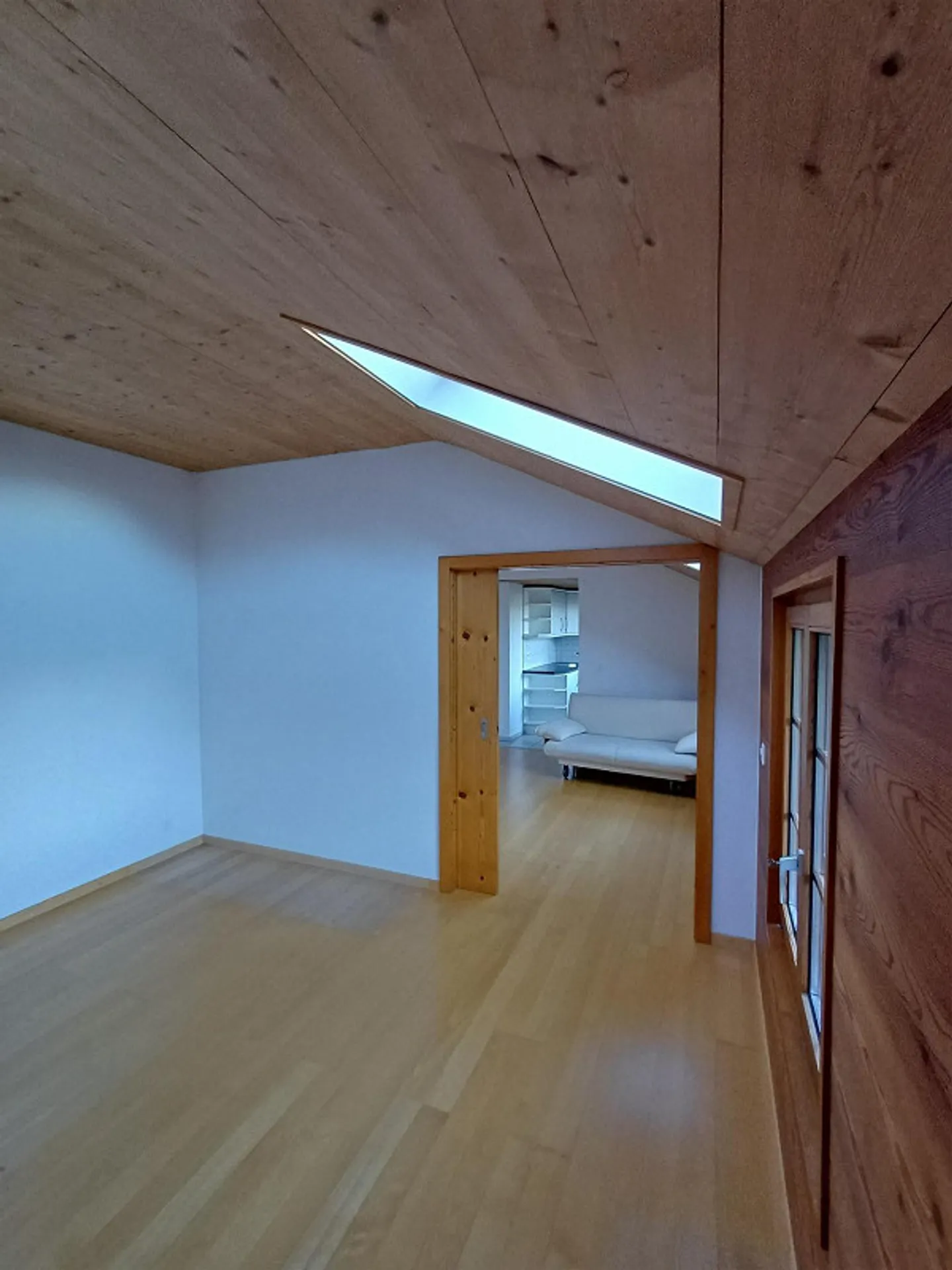 Schöne Wohnung im 1. Stock eines Landhauses - Foto 7 von 9