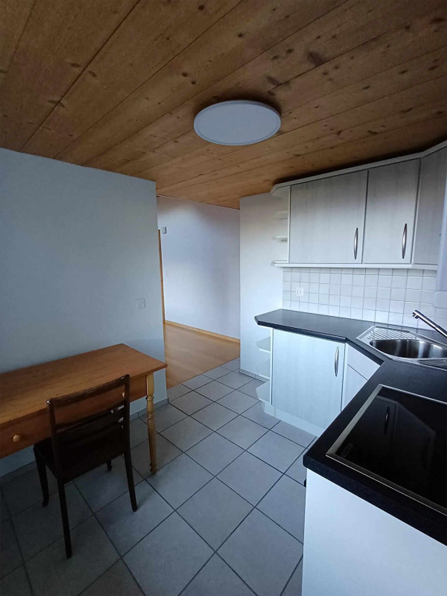 Schöne Wohnung im 1. Stock eines Landhauses - Foto 8 von 9