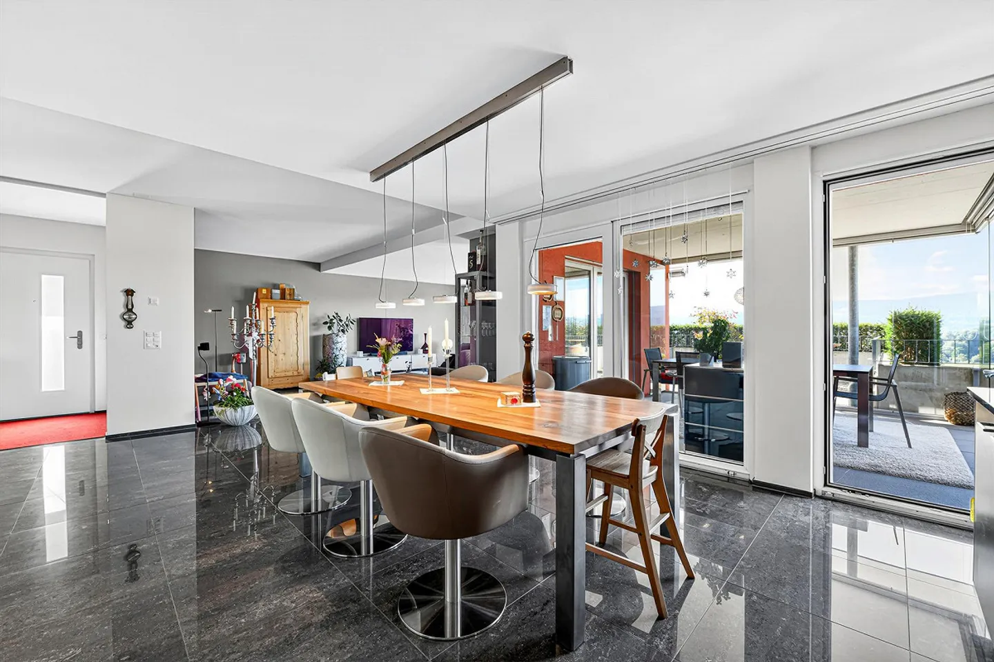 Exclusive 5.5-room terrace apartment with winter garden & alpine panorama - Photo 5 of 11