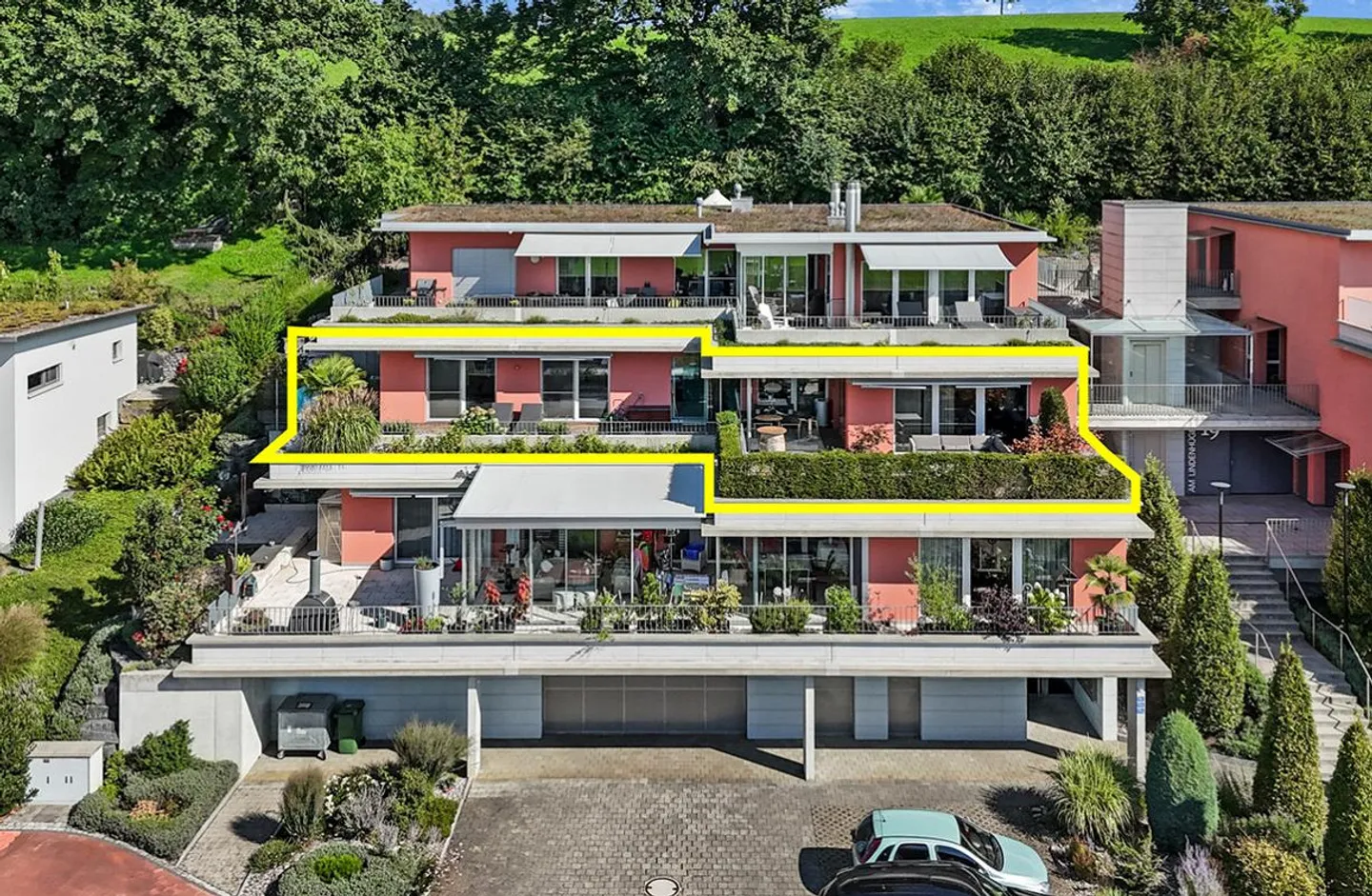 Exclusive 5.5-room terrace apartment with winter garden & alpine panorama - Photo 2 of 11