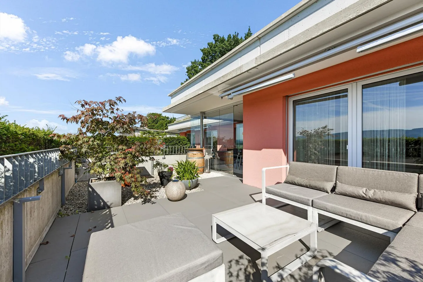 Exclusive 5.5-room terrace apartment with winter garden & alpine panorama - Photo 9 of 11