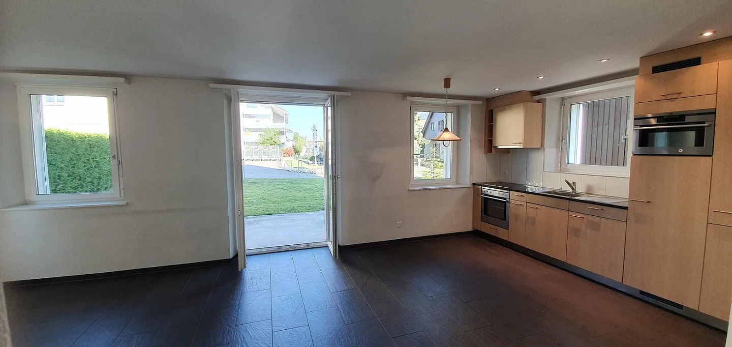 2-room apartment with terrace - Photo 2 of 13