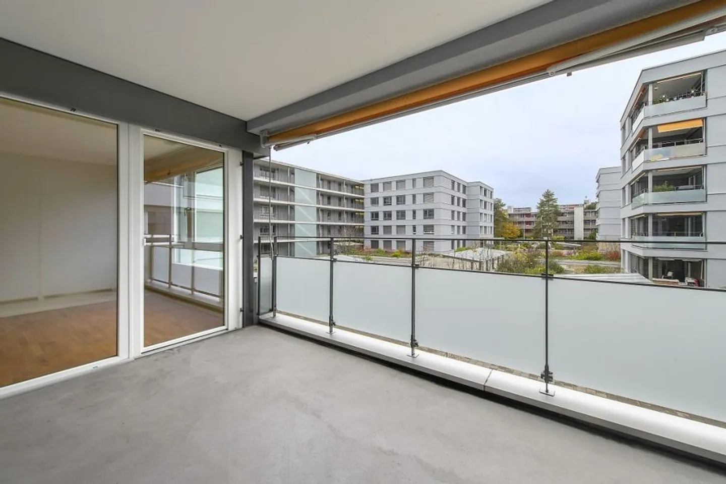 ***2.5'ZWG with 71m2***large balcony*** - Photo 3 of 8