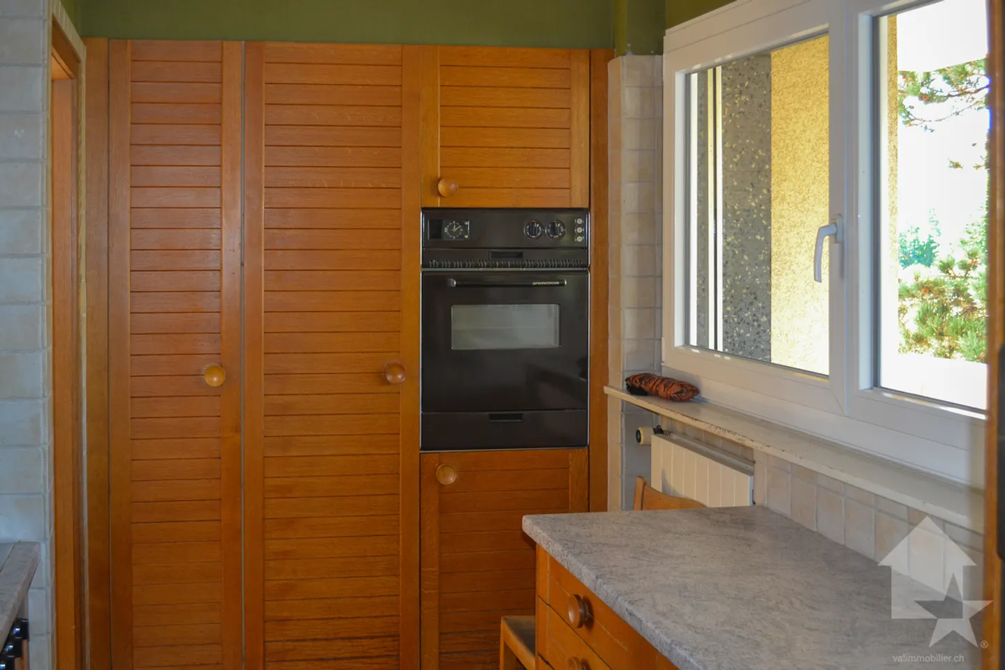 Appartamento di 5,5 locali con 2 balconi di 18 m² ciascuno e giardino privato - Foto 10 di 13