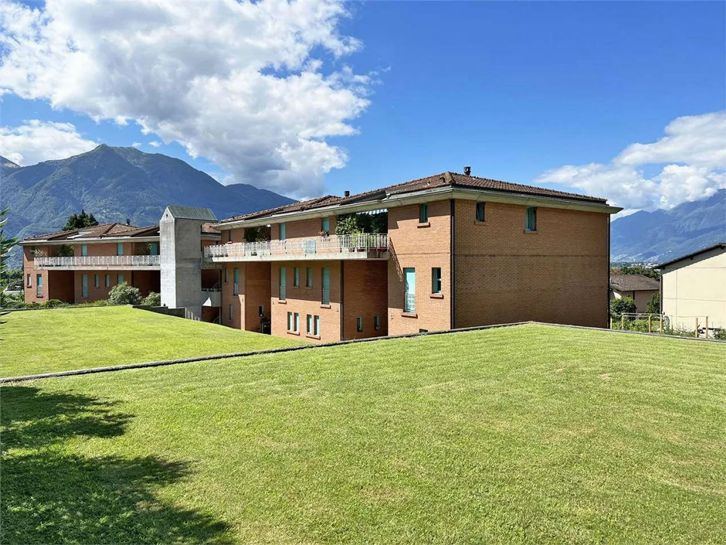 Duplex apartment of 4.5 rooms in Tenero - Photo 8 of 8