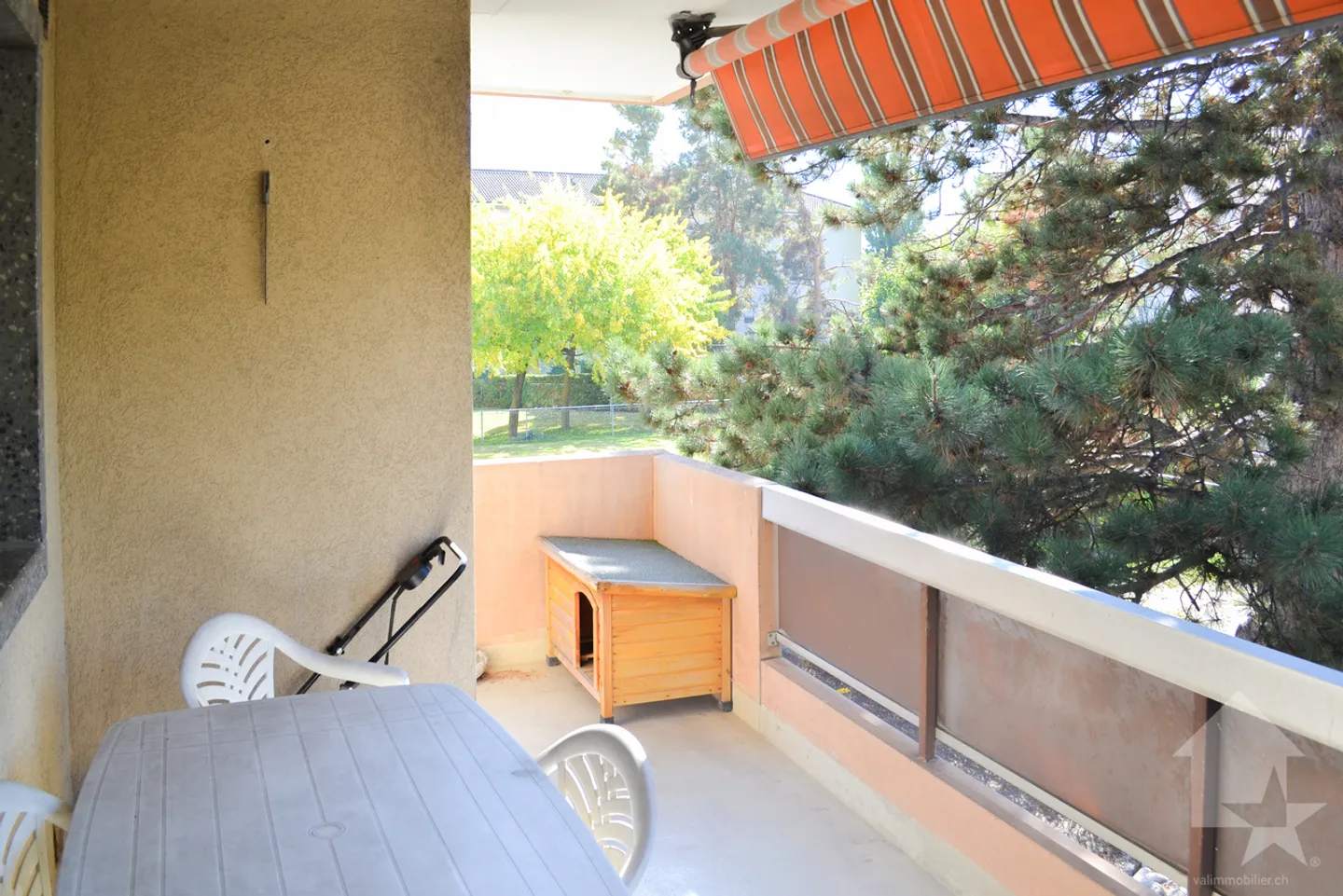 Appartamento di 5,5 locali con 2 balconi di 18 m² ciascuno e giardino privato - Foto 13 di 13