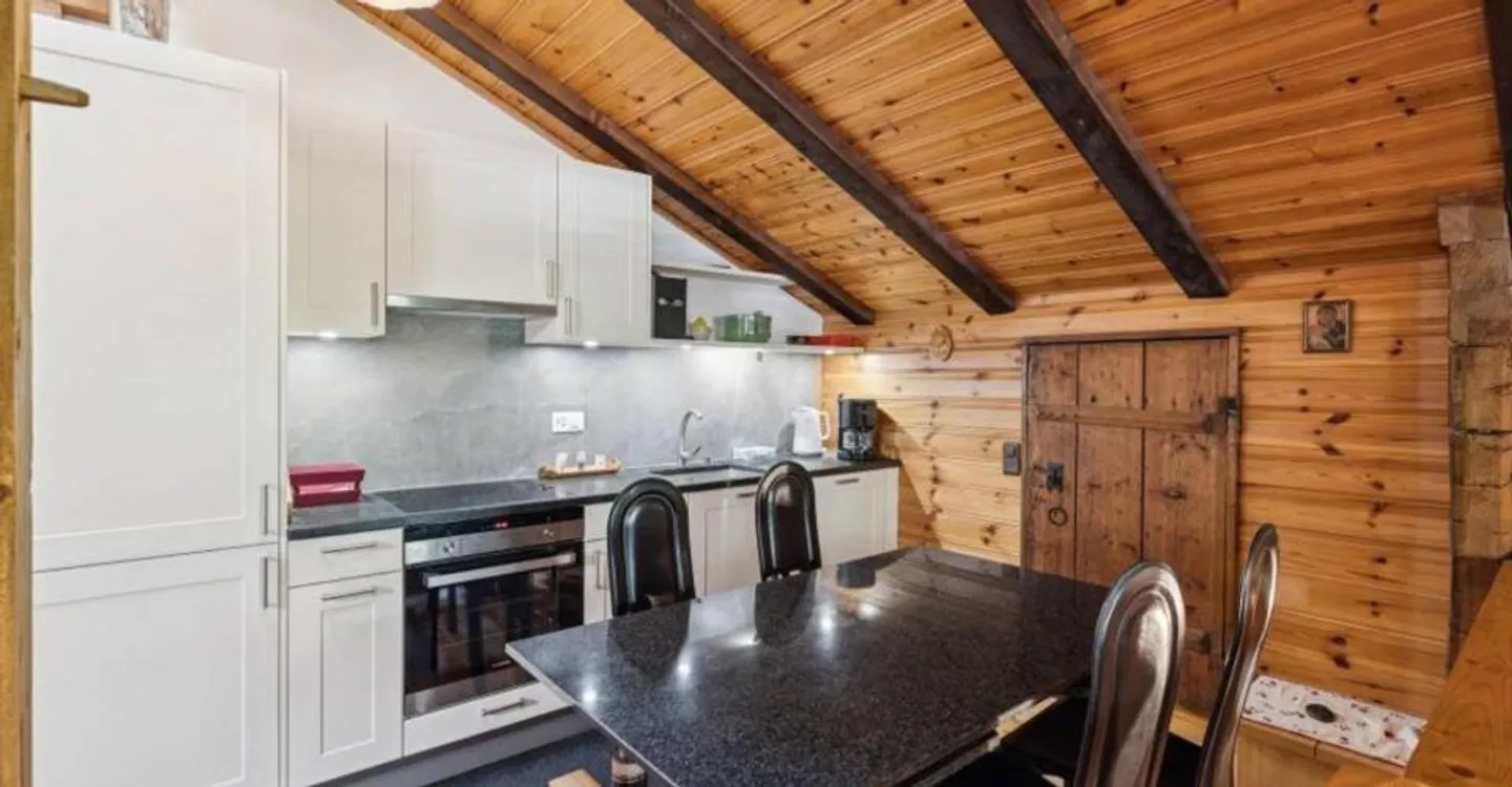 Chalet mit zwei Wohnungen im authentischen Charme - Foto 10 von 12