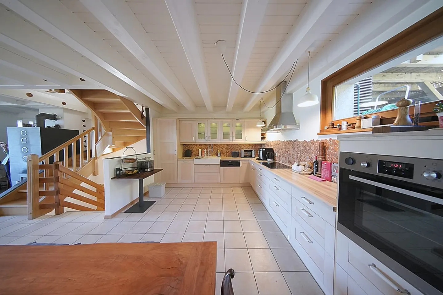 Location - Spacious adjoining villa in a quiet area with a view - Photo 4 of 13