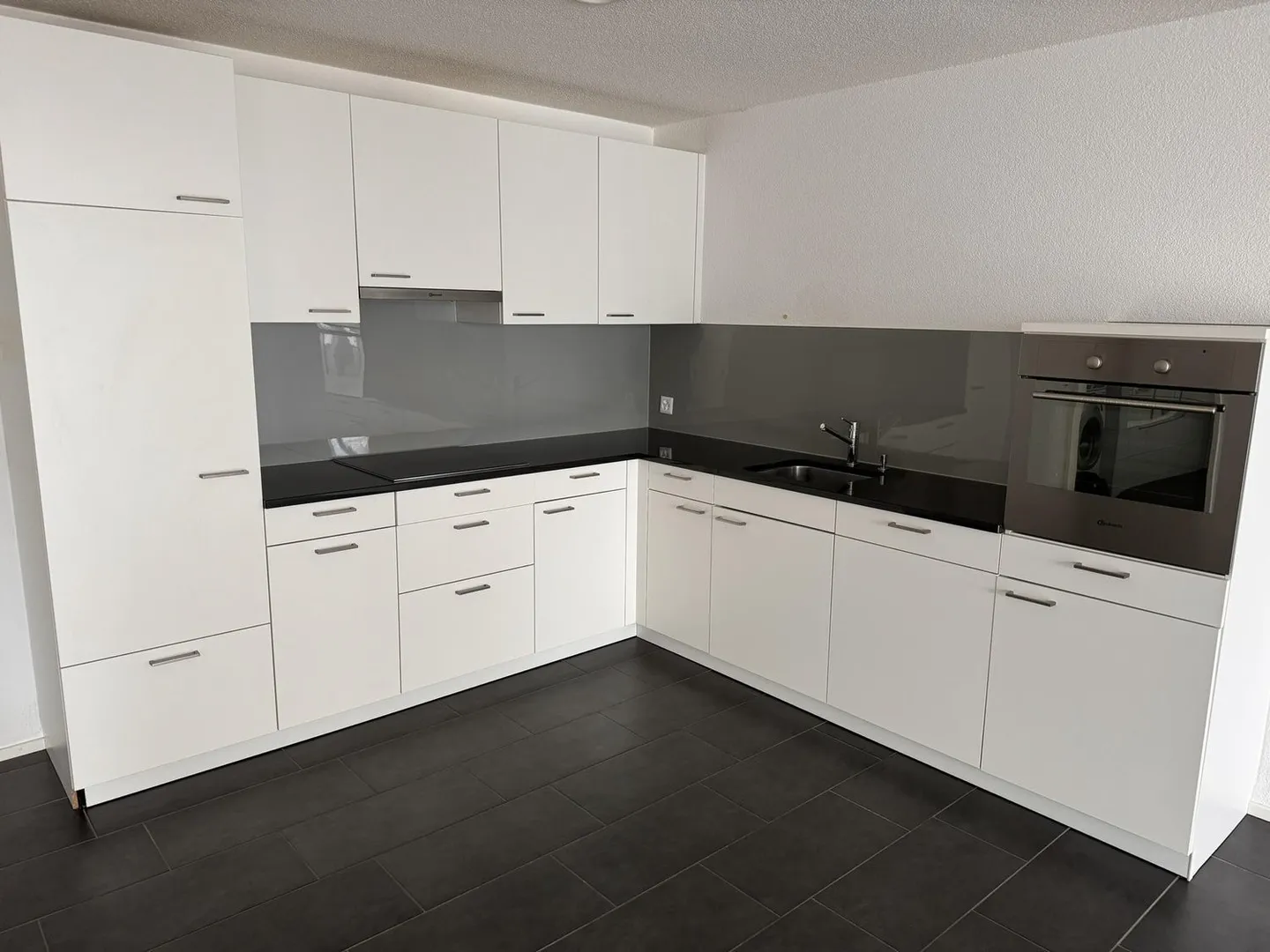 2.5 Room Apartment in Oftringen - Photo 2 of 12