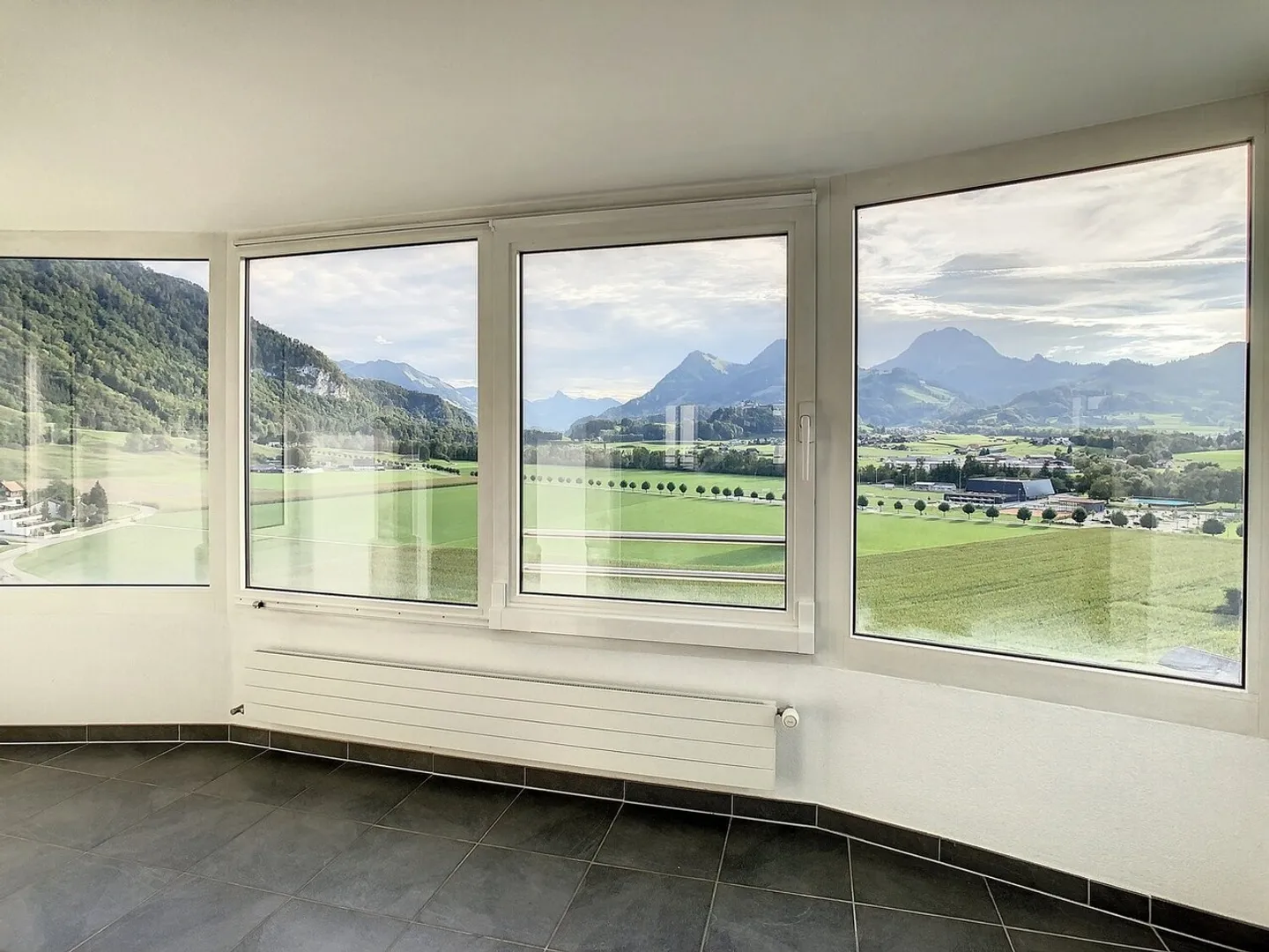 MAGNIFICO APPARTAMENTO DI 4 STANZE IN AFFITTO - Foto 2 di 13