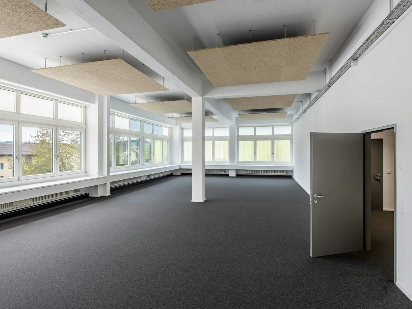 Frisch renovierte, helle Büros ab 60 m² - 250 m² mit Lageroption - Foto 2 von 13