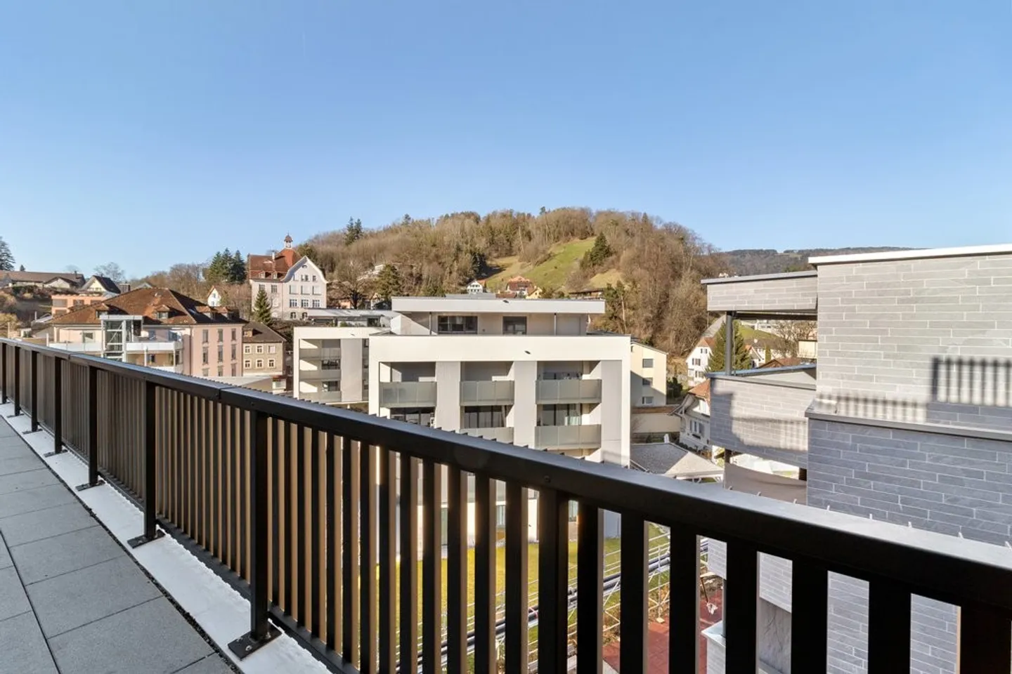 Top moderne vie - avec balcon couvert et deux terrasses - Photo 10 sur 11