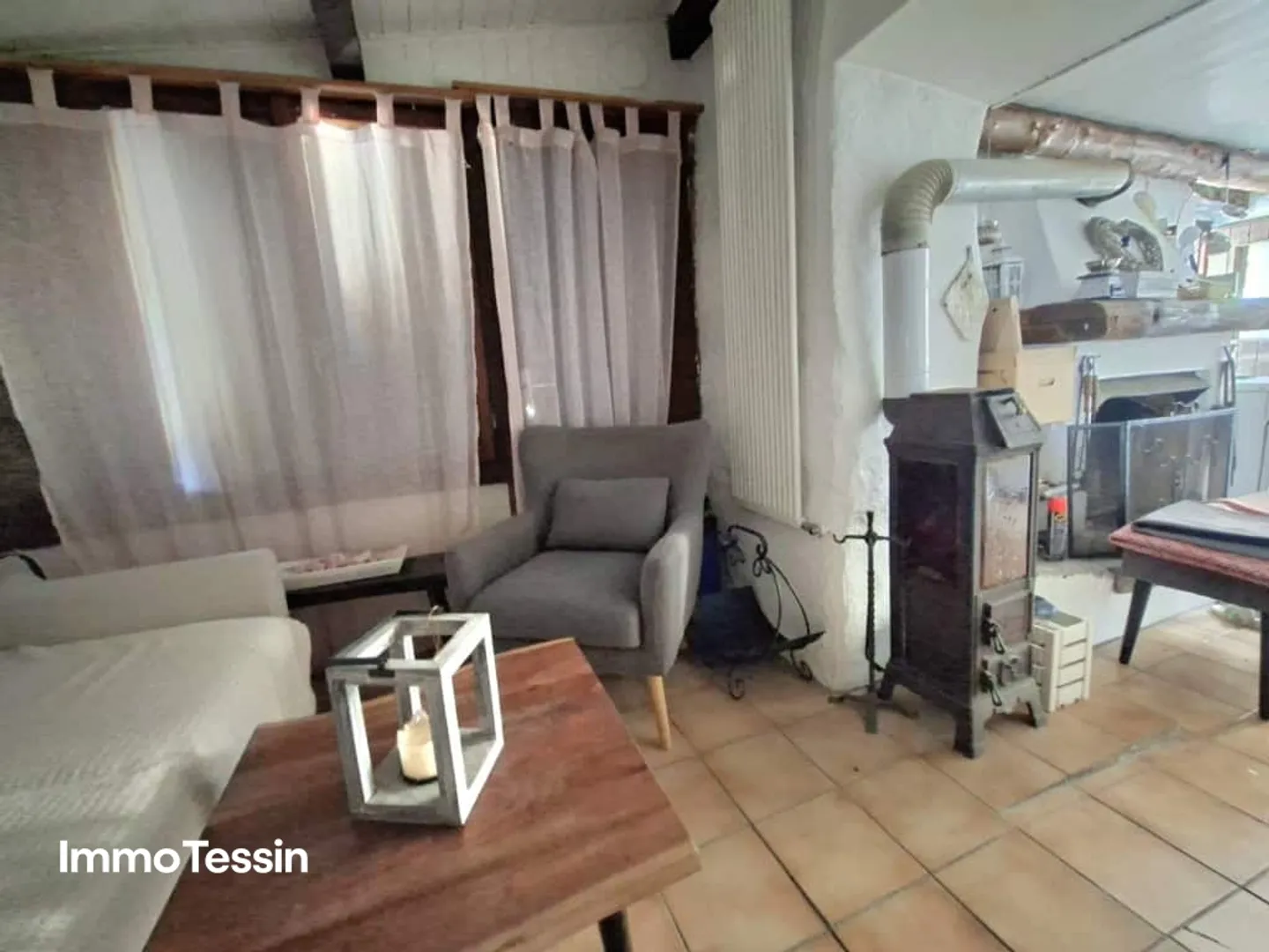 OPPORTUNITÀ: Bellissimo Rustico con vista panoramica unica sul lago in un luogo di tranquillità sopra il Lago Maggiore - Foto 8 di 13