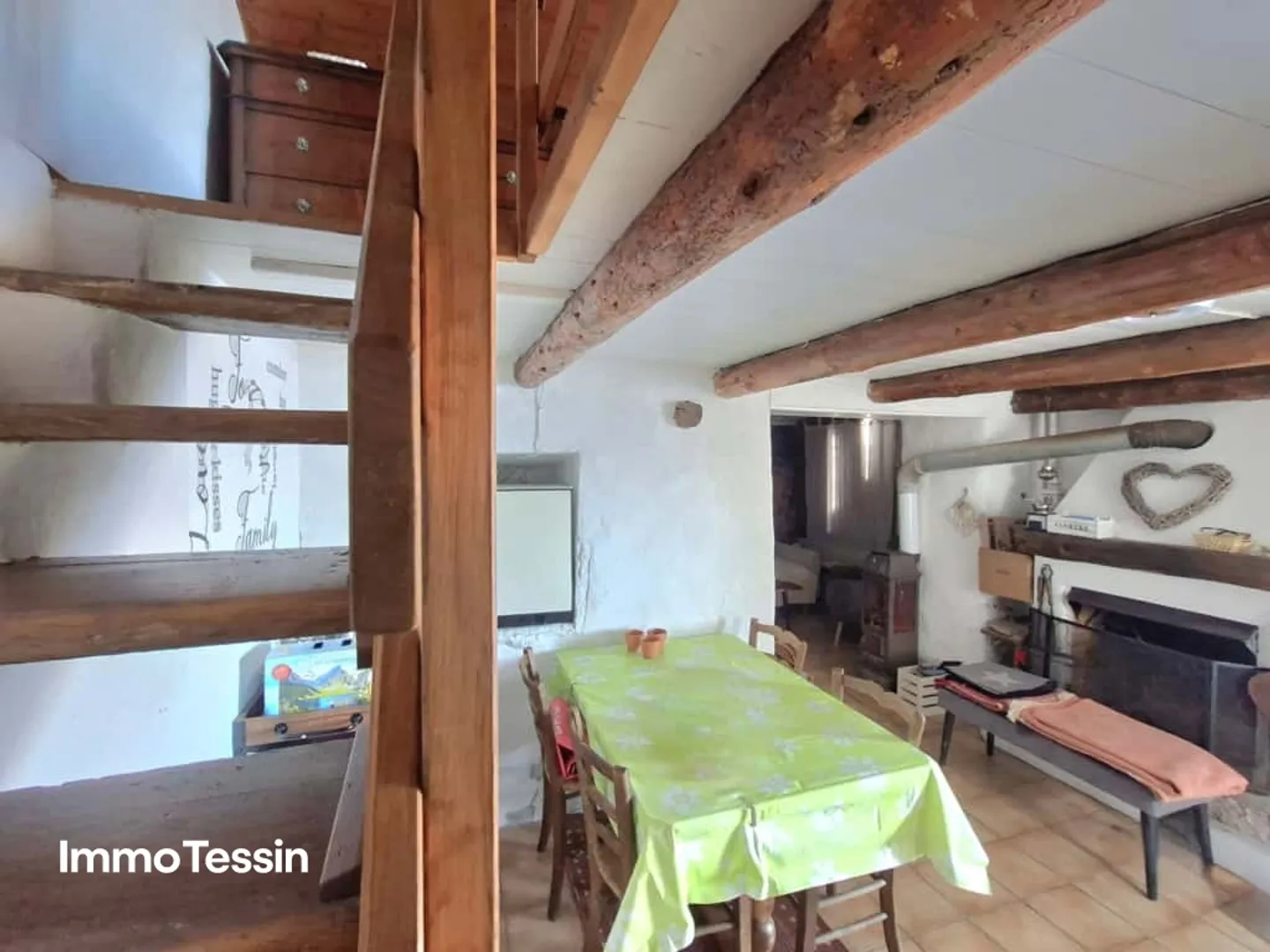 OPPORTUNITÀ: Bellissimo Rustico con vista panoramica unica sul lago in un luogo di tranquillità sopra il Lago Maggiore - Foto 10 di 13