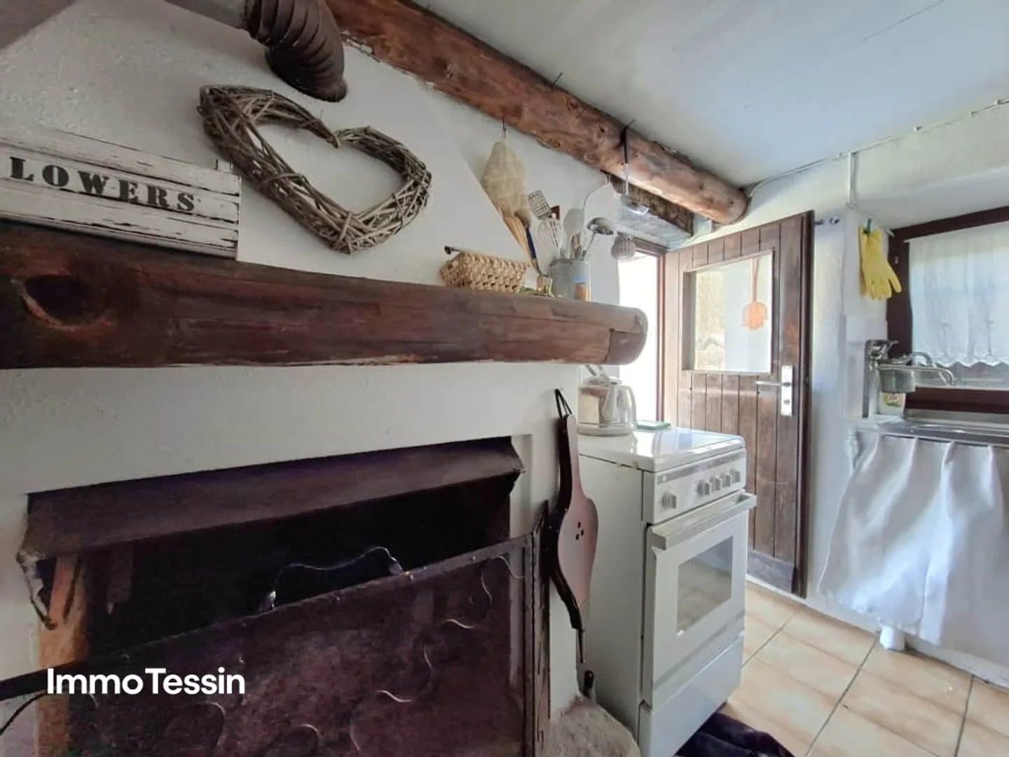 OPPORTUNITÀ: Bellissimo Rustico con vista panoramica unica sul lago in un luogo di tranquillità sopra il Lago Maggiore - Foto 13 di 13