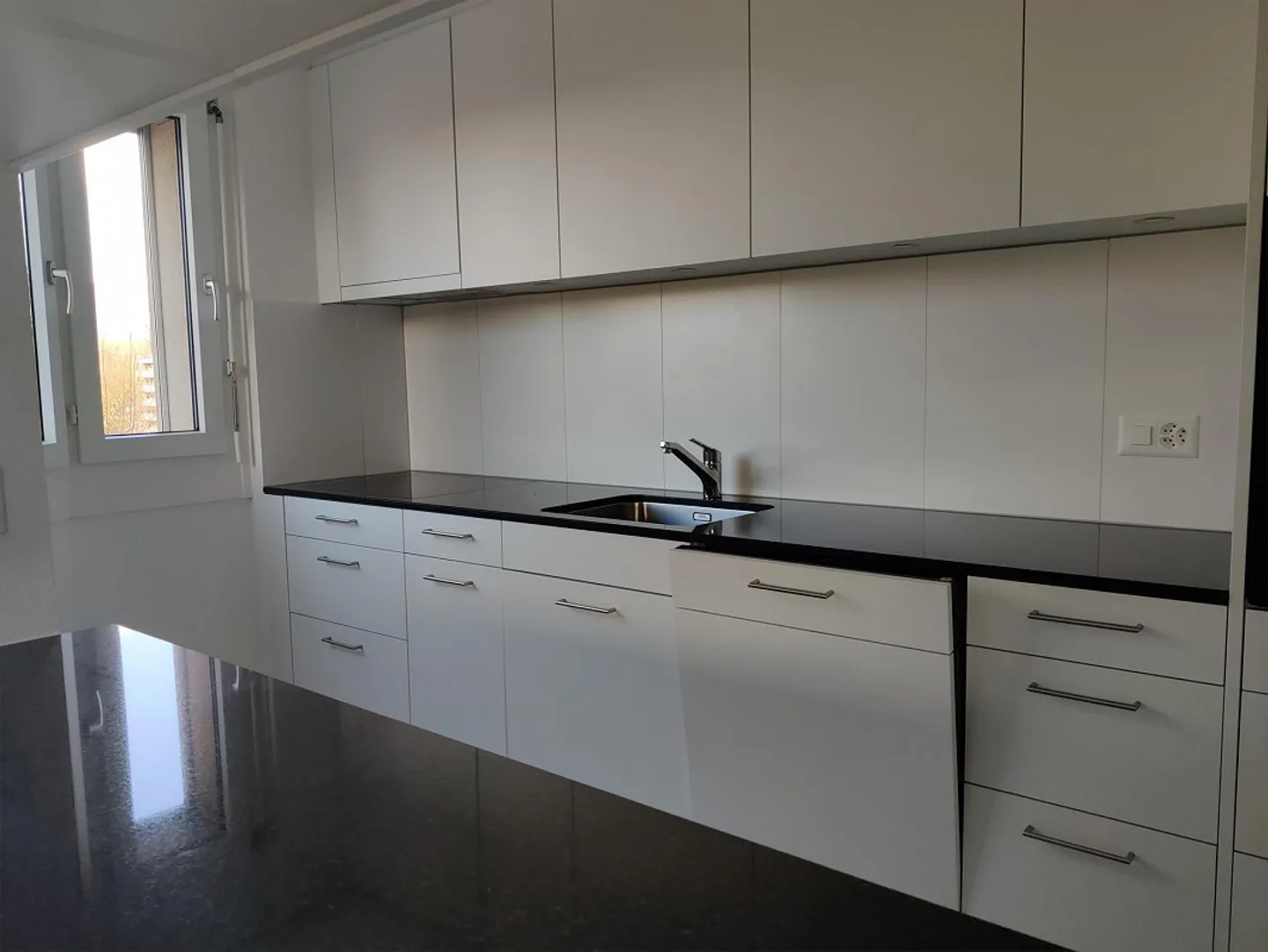 Sunny apartment in a quiet location - Photo 3 of 13