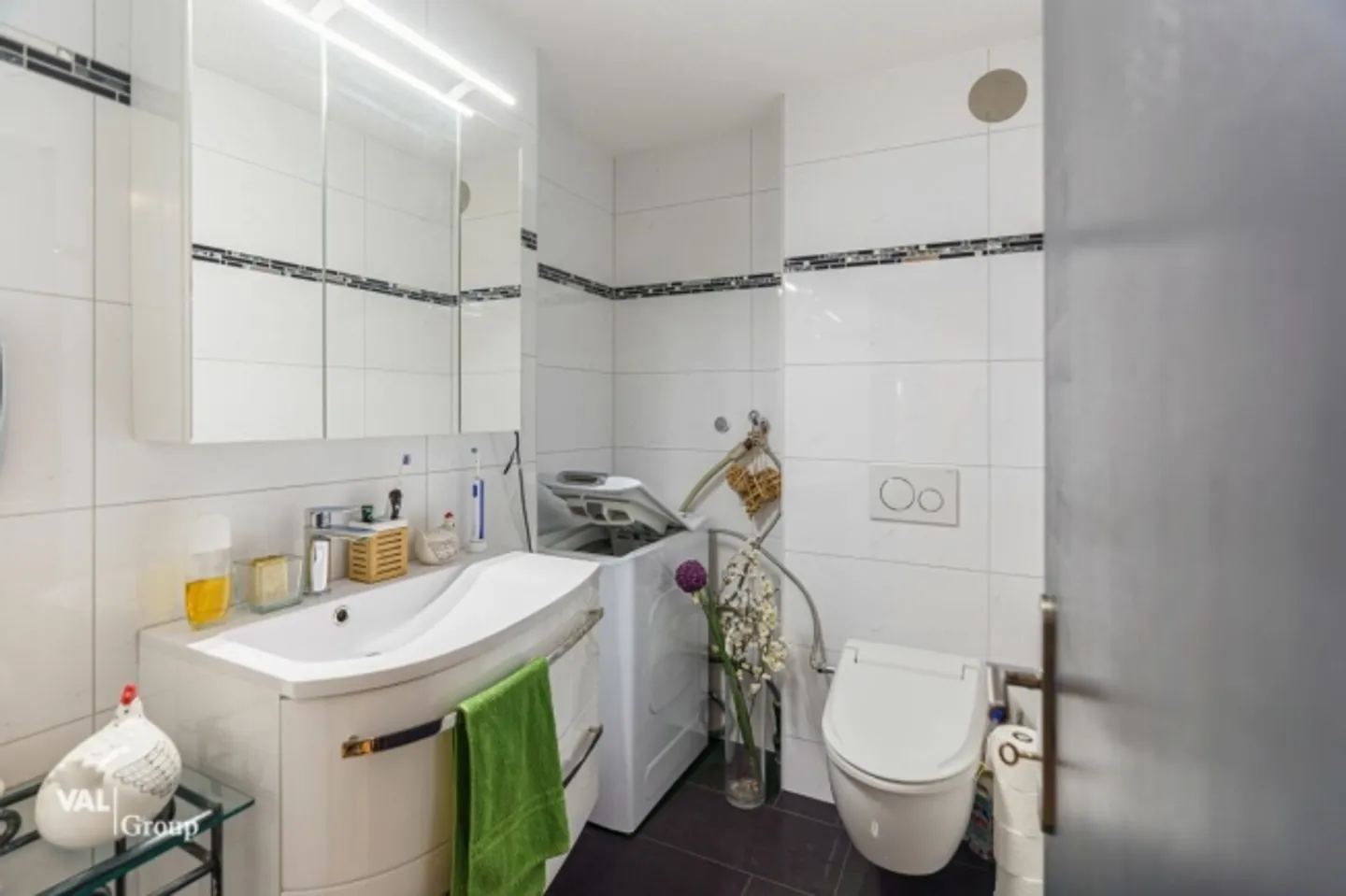 Attractive apartment in a preferred elevated location - Photo 14 of 17