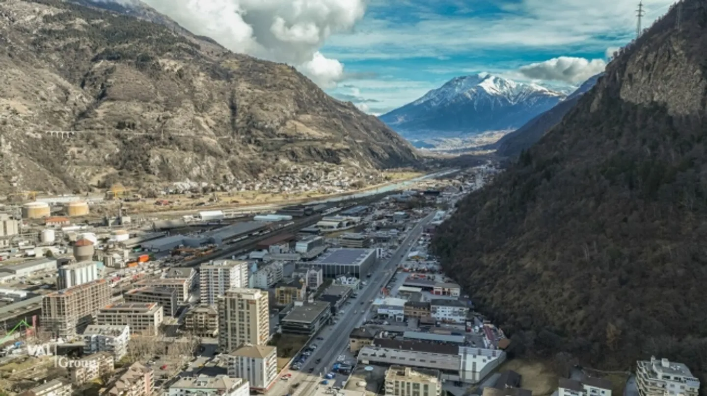 Attractive apartment in a preferred elevated location - Photo 15 of 17