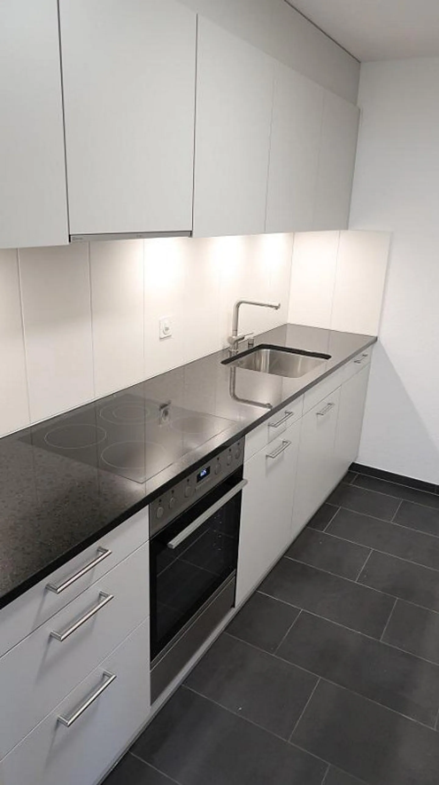Appartamento ristrutturato di 4,5 locali a Ostermundigen - Foto 3 di 10