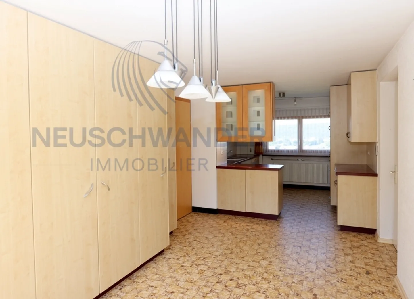 Großes Grundstück auf einem 3.200 m2 großen Grundstück inmitten der Natur. - Foto 5 von 20