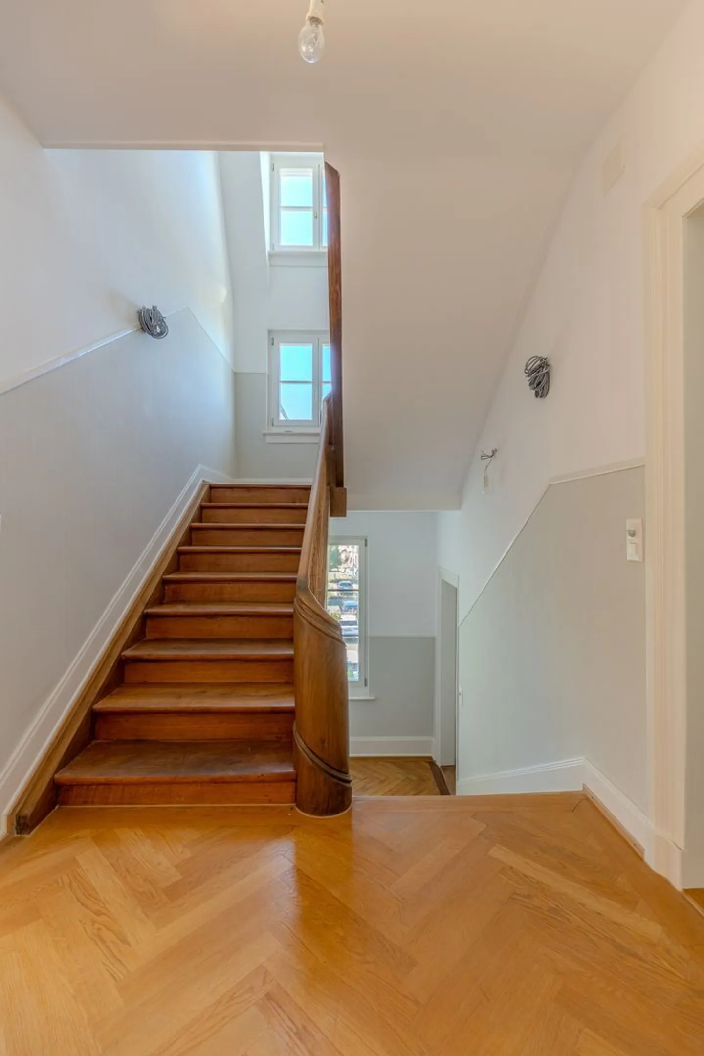 Exclusive Classical Villa - Residence and Business Headquarters - Photo 5 of 7