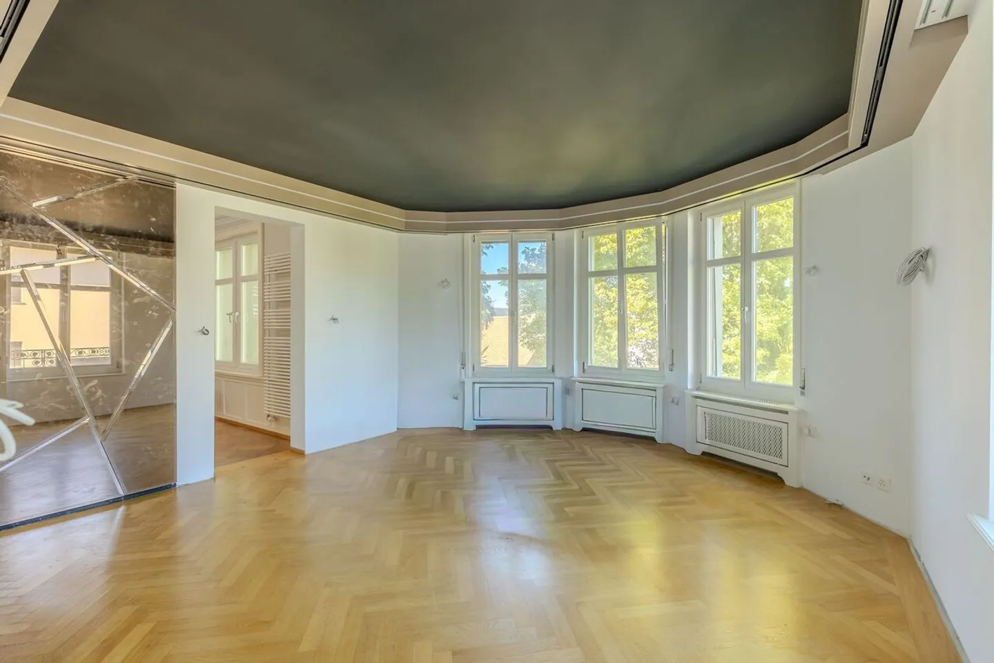 Exclusive Classical Villa - Residence and Business Headquarters - Photo 6 of 7