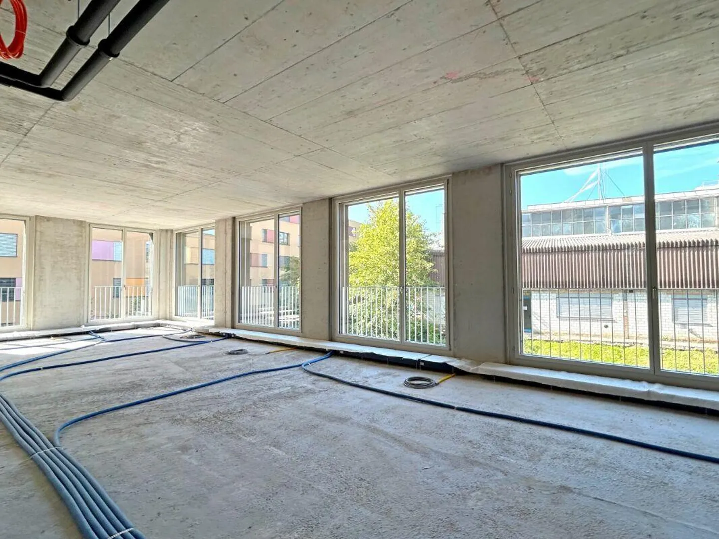 Spazio attraente al 1° piano del nuovo edificio - Foto 2 di 6
