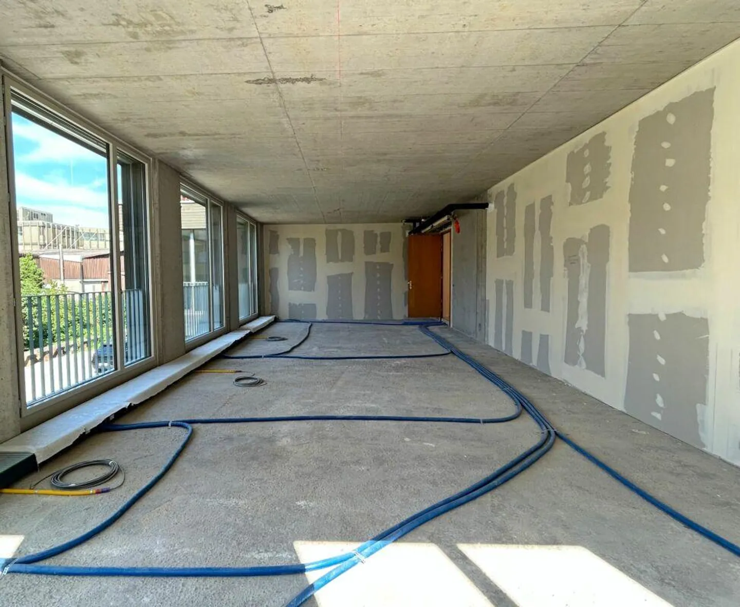 Spazio attraente al 1° piano del nuovo edificio - Foto 4 di 6