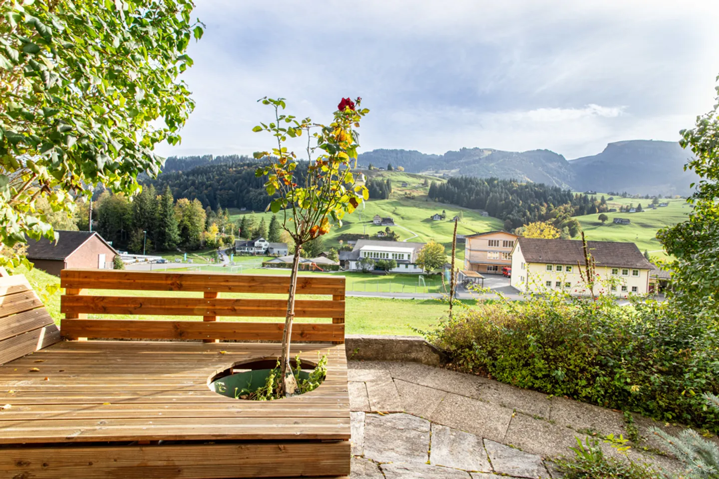 Gemischtes Gebäude mit traumhaften Ausblick - Foto 9 von 10