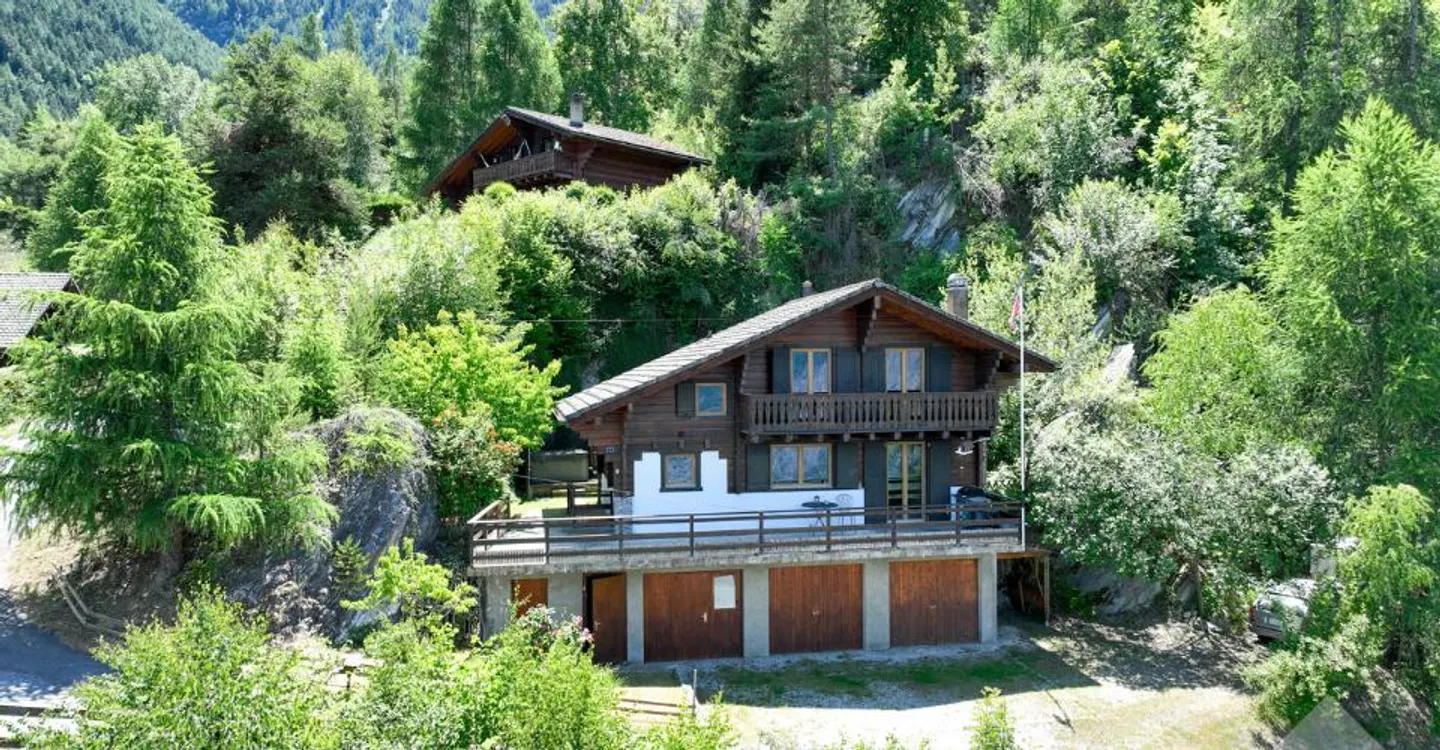 Charmantes Chalet mit Bergblick - Foto 1 von 10