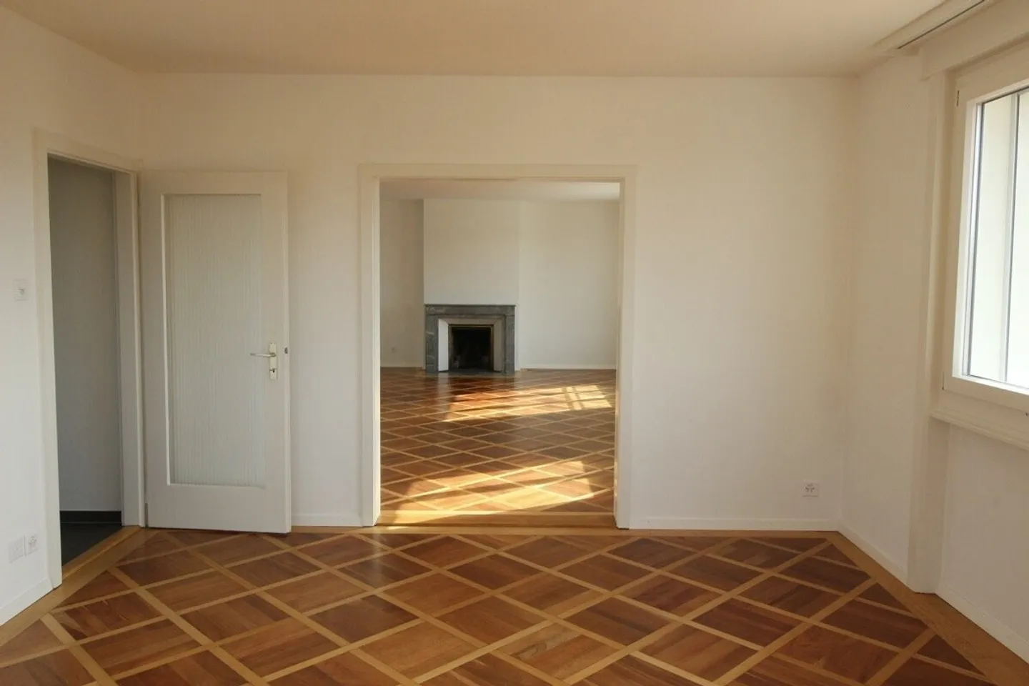 Spacious accommodation in downtown Fribourg! - Photo 1 of 10