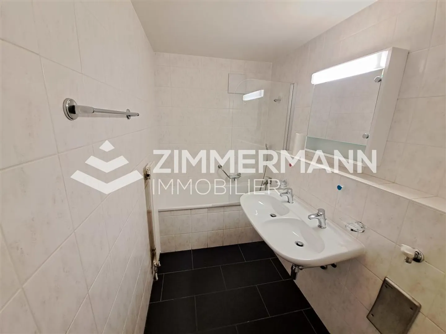 Apartment,6,121 - Photo 8 of 11