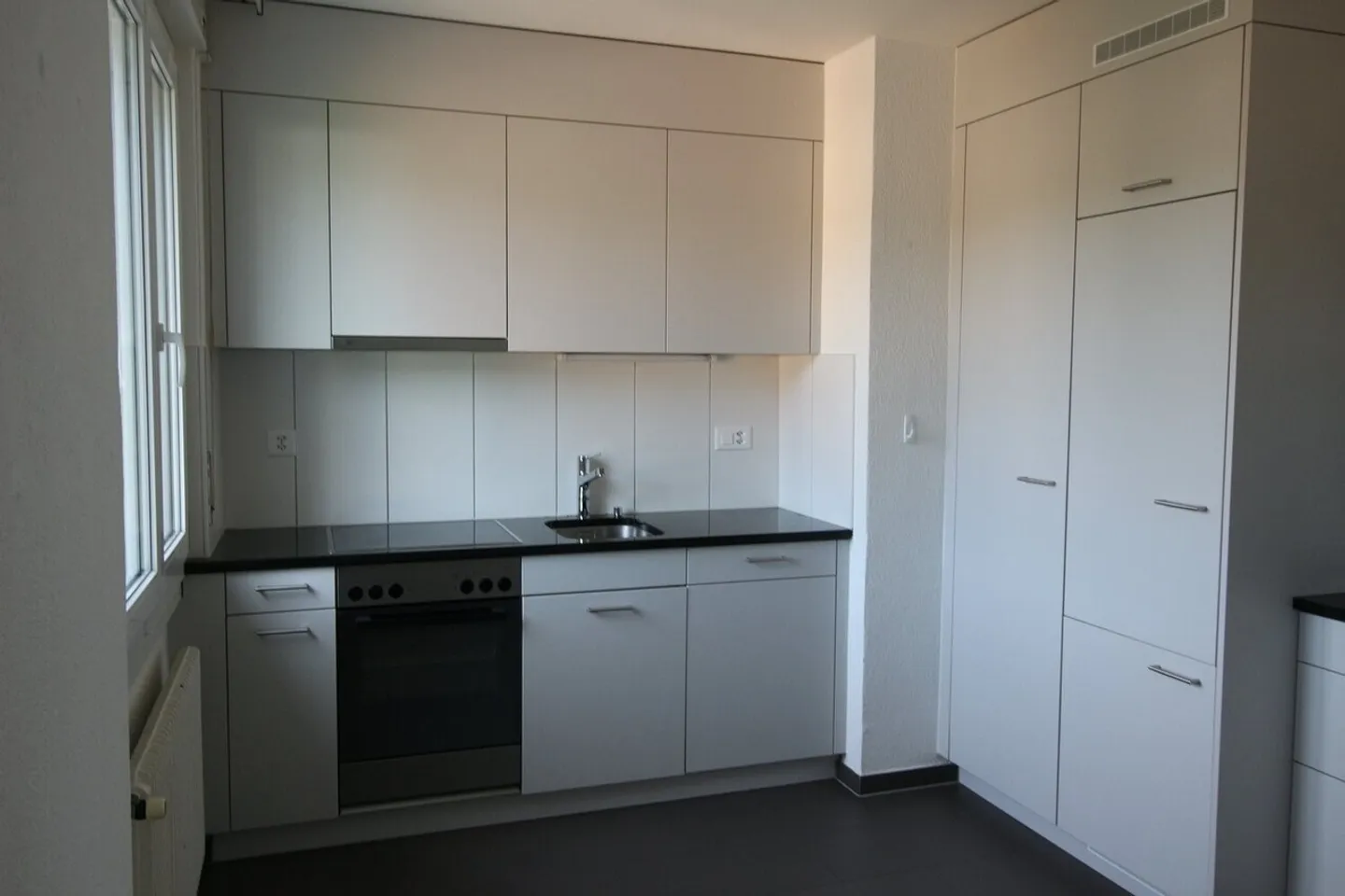 Spacious accommodation in downtown Fribourg! - Photo 4 of 10