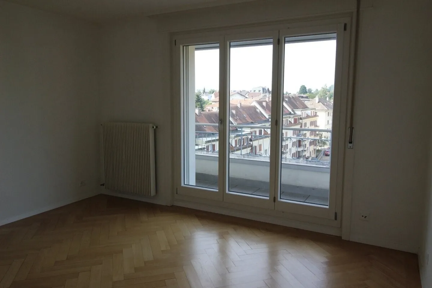 Spacious accommodation in downtown Fribourg! - Photo 8 of 10