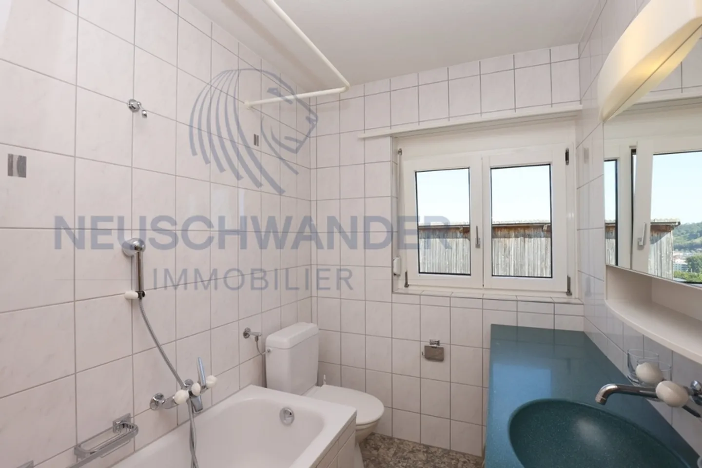 Großes Grundstück auf einem 3.200 m2 großen Grundstück inmitten der Natur. - Foto 17 von 20
