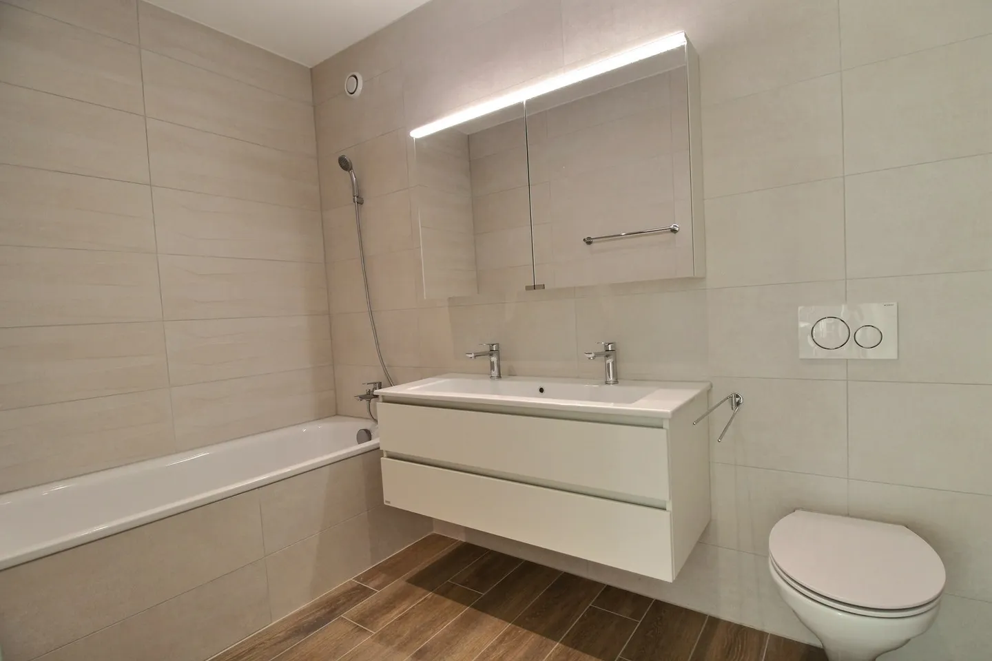 Magnificent 4.5 rooms in Marly for rent at your convenience! - Photo 3 of 10