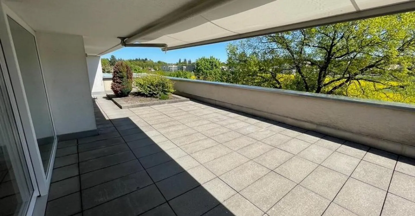 Penthouse apartment with terrace / Special offer 1 month free - Photo 2 of 11