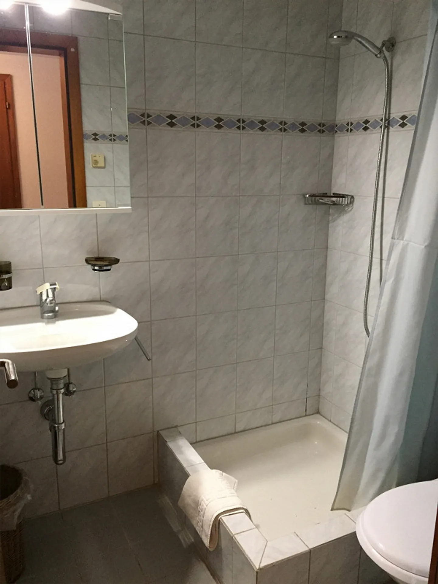 Gemütliches, möbliertes Studio/Zimmer im Dorf, Nähe See - Foto 3 von 3