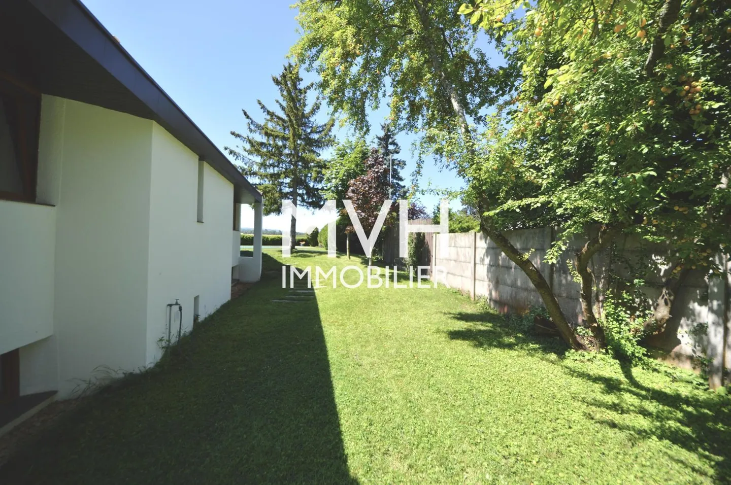 Villa d'architecte 9 pièces dans écrin de verdure - Photo 3 sur 9