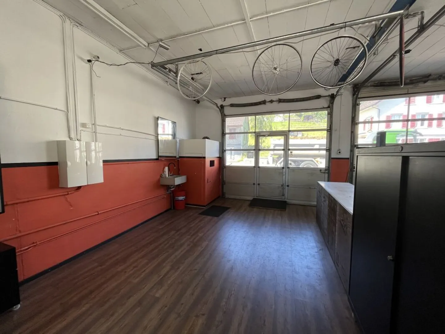 Garage automobile avec maison résidentielle - Photo 7 sur 7